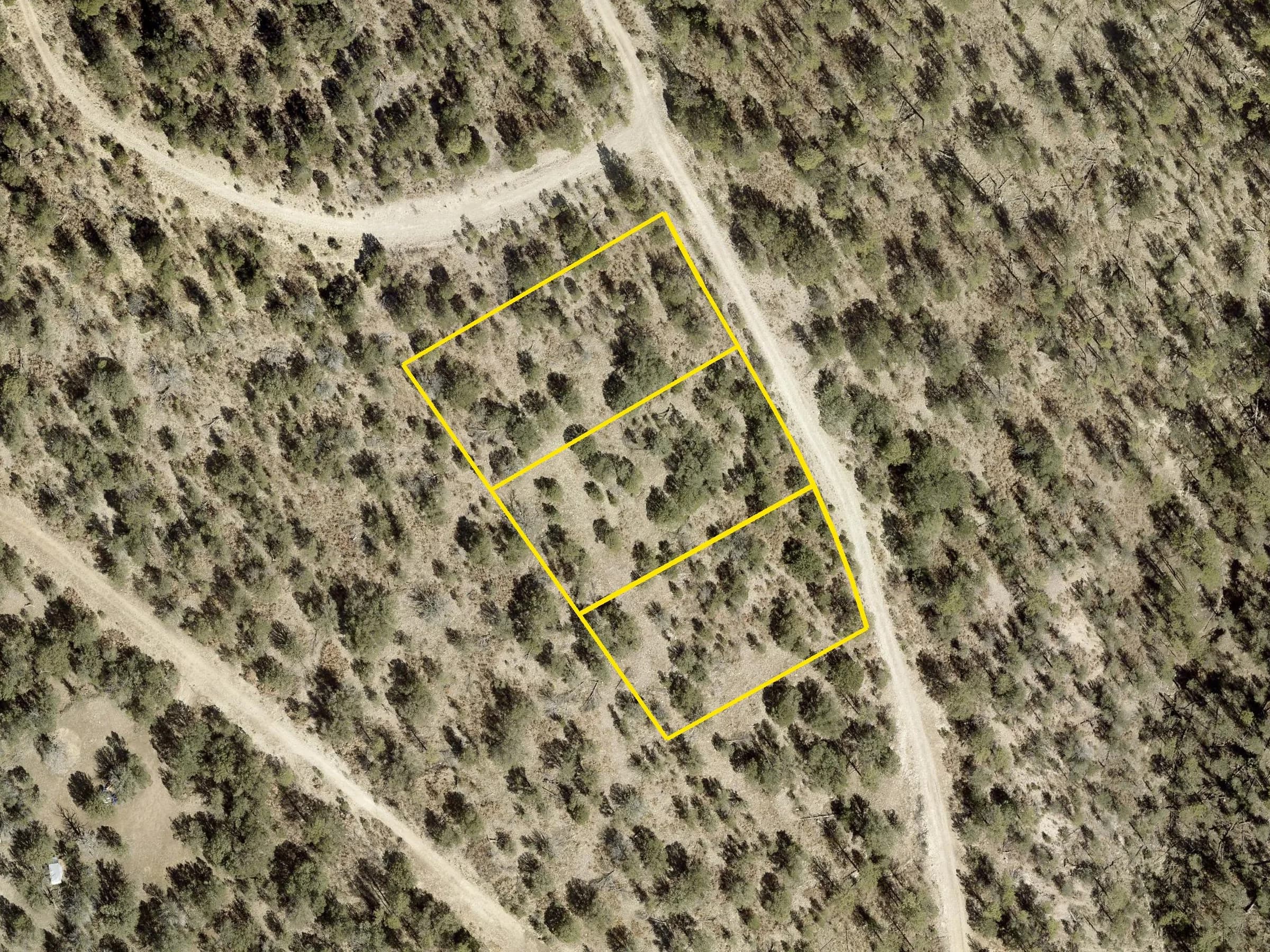 County 2026 aerial with the lot outlined in yellow