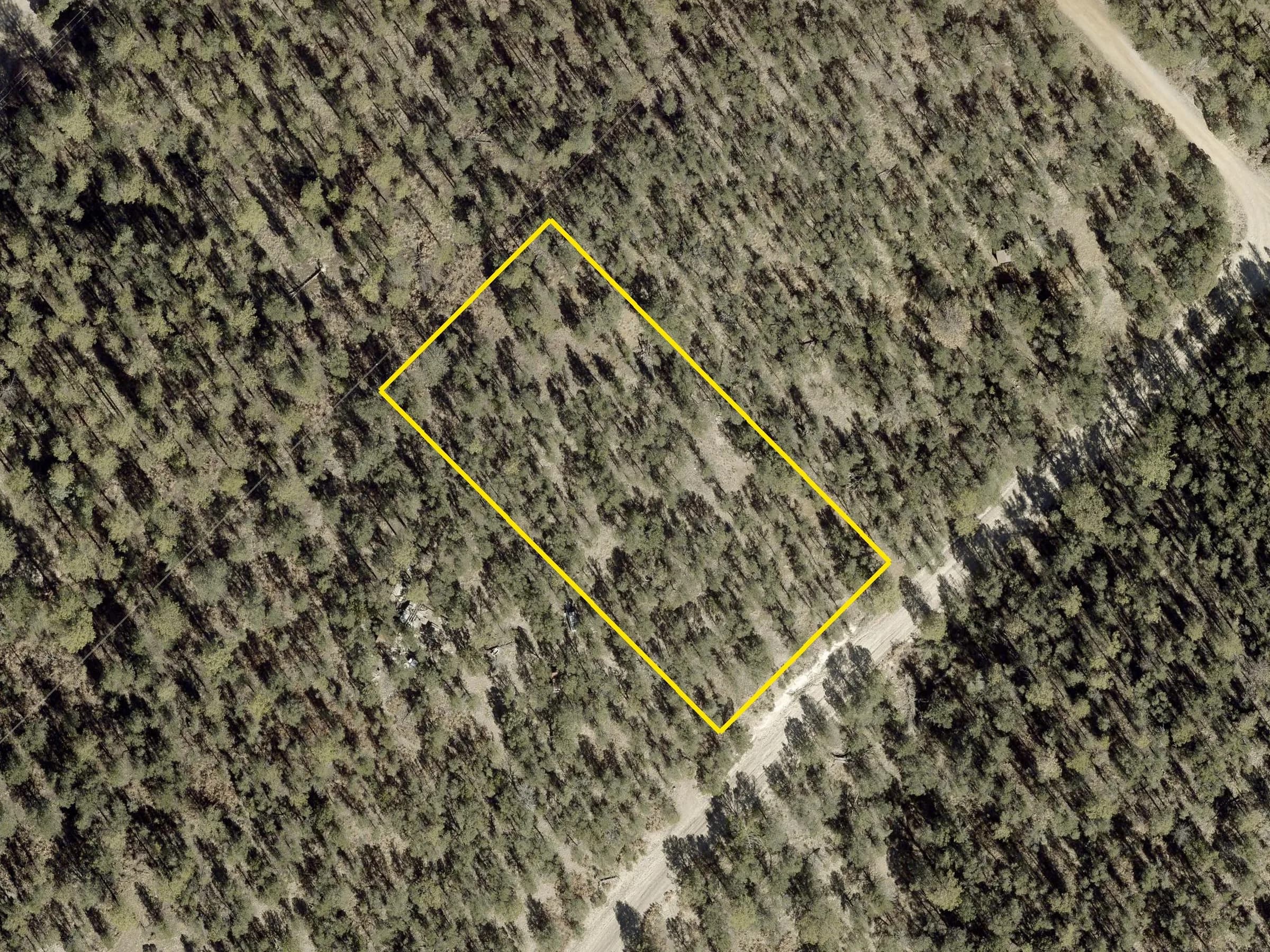 County 2026 aerial with the lot outlined in yellow