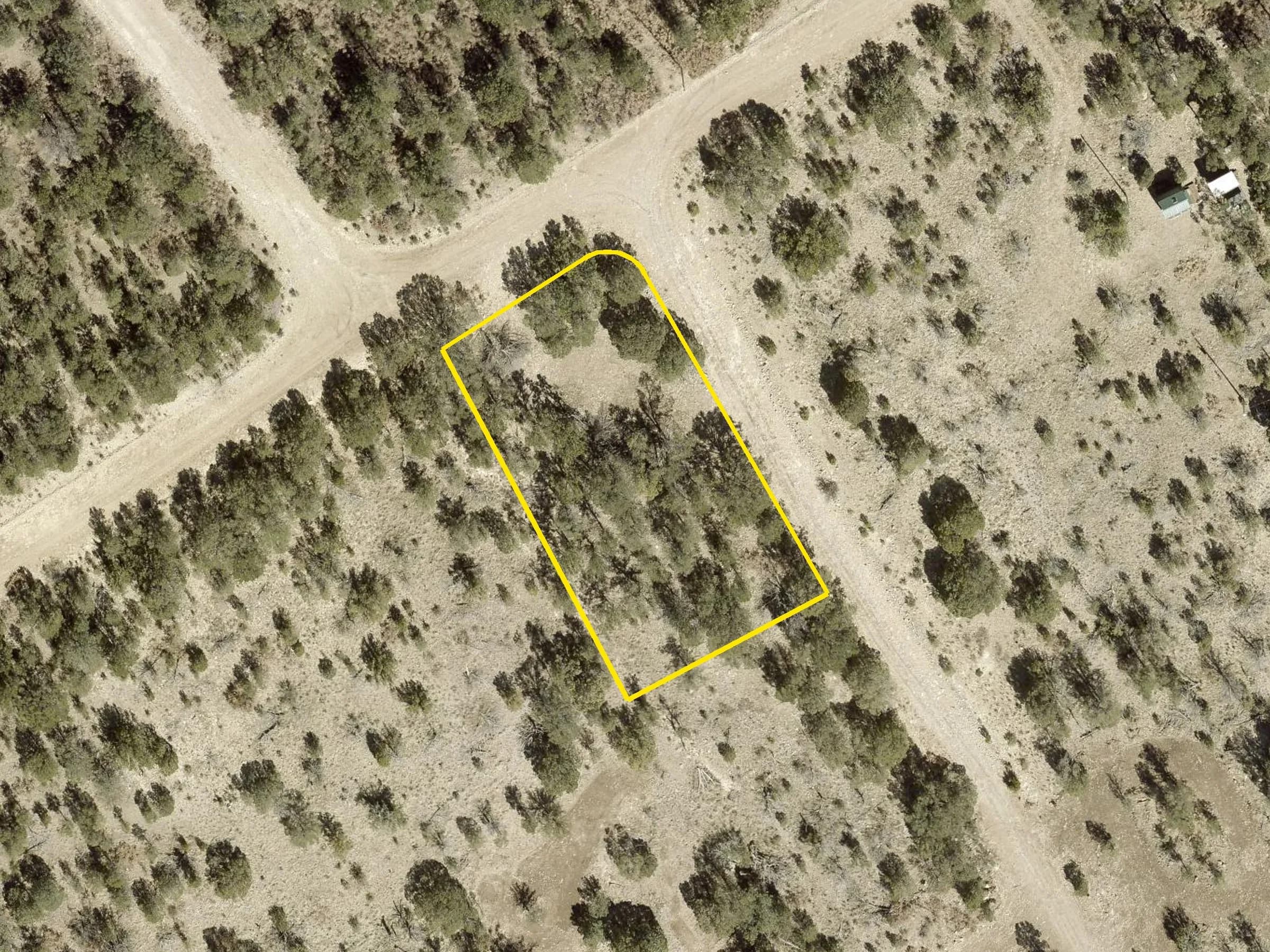 County 2026 aerial with the lot outlined in yellow