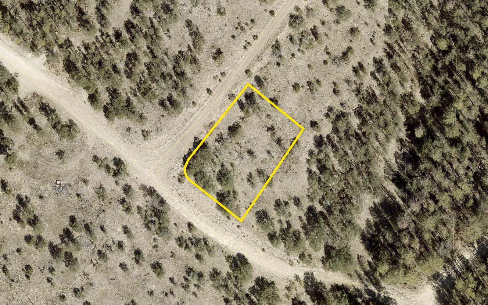 County 2026 aerial with the lot outlined in yellow